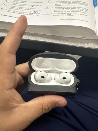 Apple AirPods Pro（第2世代）​​​​​​​- MagSafe充電ケース - 大幅割引 photo review