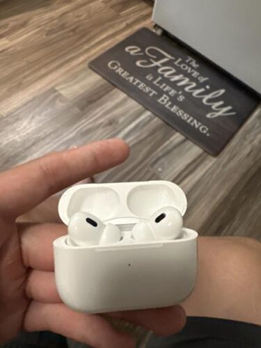 Apple AirPods Pro（第2世代）​​​​​​​- MagSafe充電ケース - 大幅割引 photo review