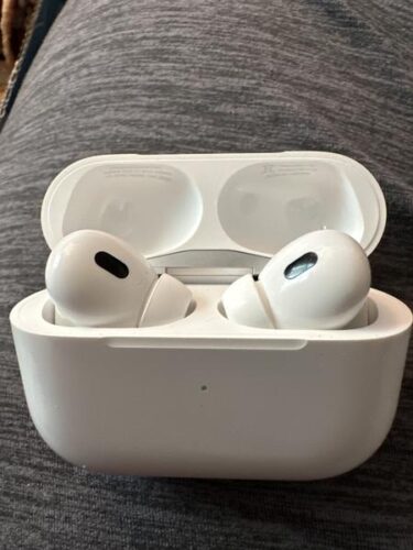 Apple AirPods Pro（第2世代）​​​​​​​- MagSafe充電ケース - 大幅割引 photo review