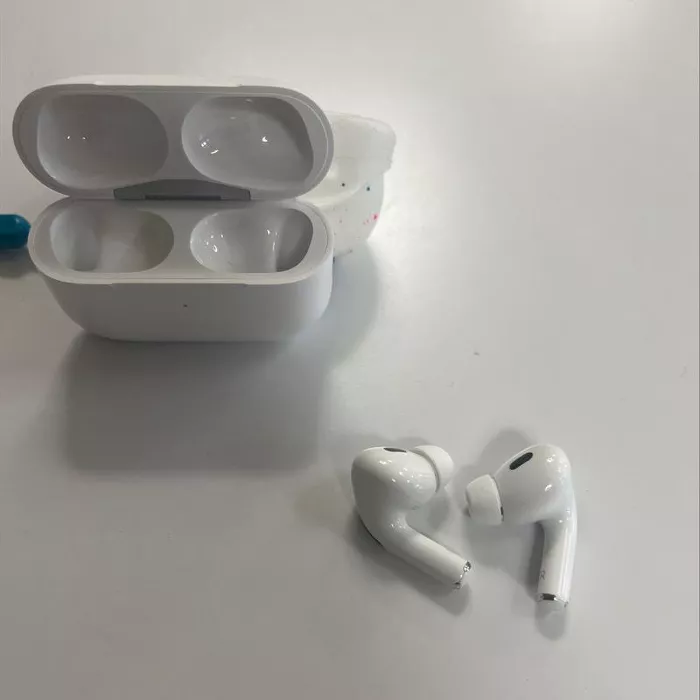 Apple AirPods Pro（第2世代）​​​​​​​- MagSafe充電ケース - 大幅割引 photo review