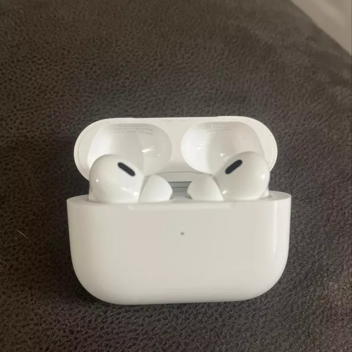 Apple AirPods Pro（第2世代）​​​​​​​- MagSafe充電ケース - 大幅割引 photo review