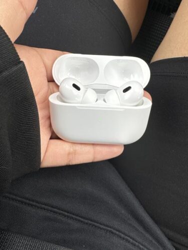 Apple AirPods Pro（第2世代）​​​​​​​- MagSafe充電ケース - 大幅割引 photo review